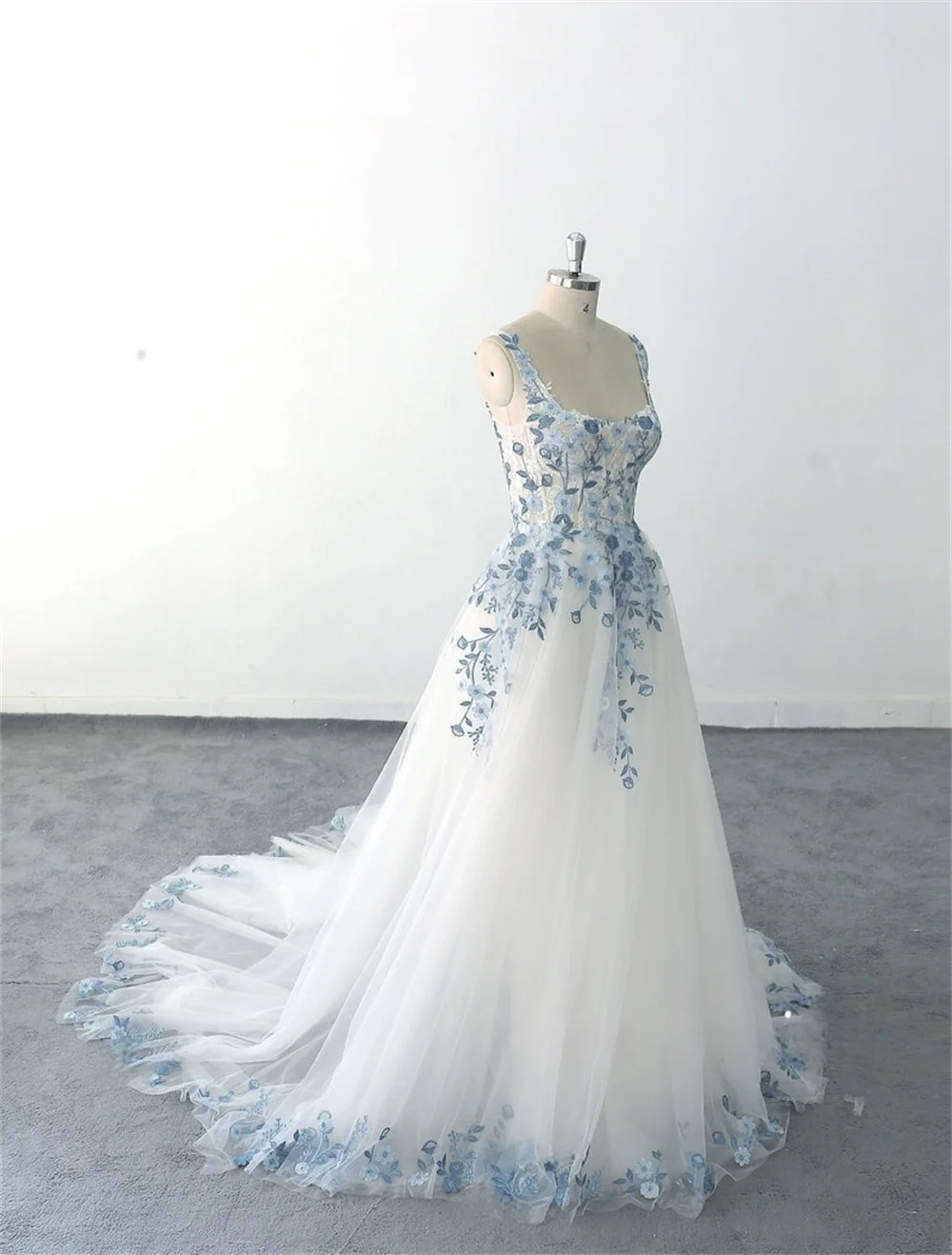 Kyoto Light Blue Floral Embroidery Wedding Dress Sleeveless Square Neck vestidos de novia Customized A-line Fairy robe de mariée
