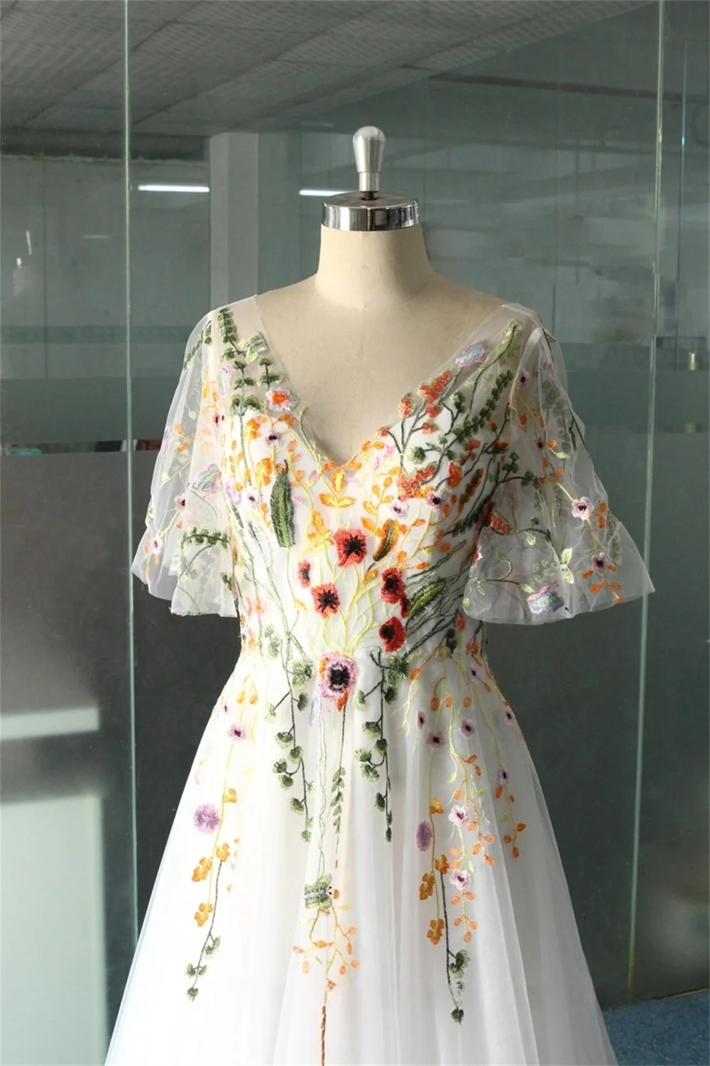 Kyoto Customized V Neck Embroidered Flowers Wedding Dress A-line Short Sleeves vestidos de novia Floor-length Evening Dresses