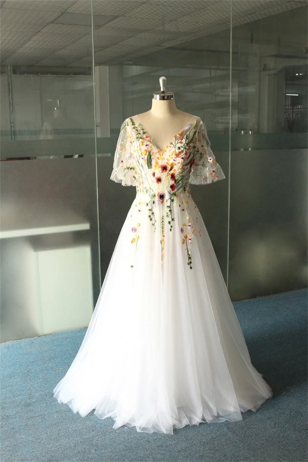 Kyoto Customized V Neck Embroidered Flowers Wedding Dress A-line Short Sleeves vestidos de novia Floor-length Evening Dresses