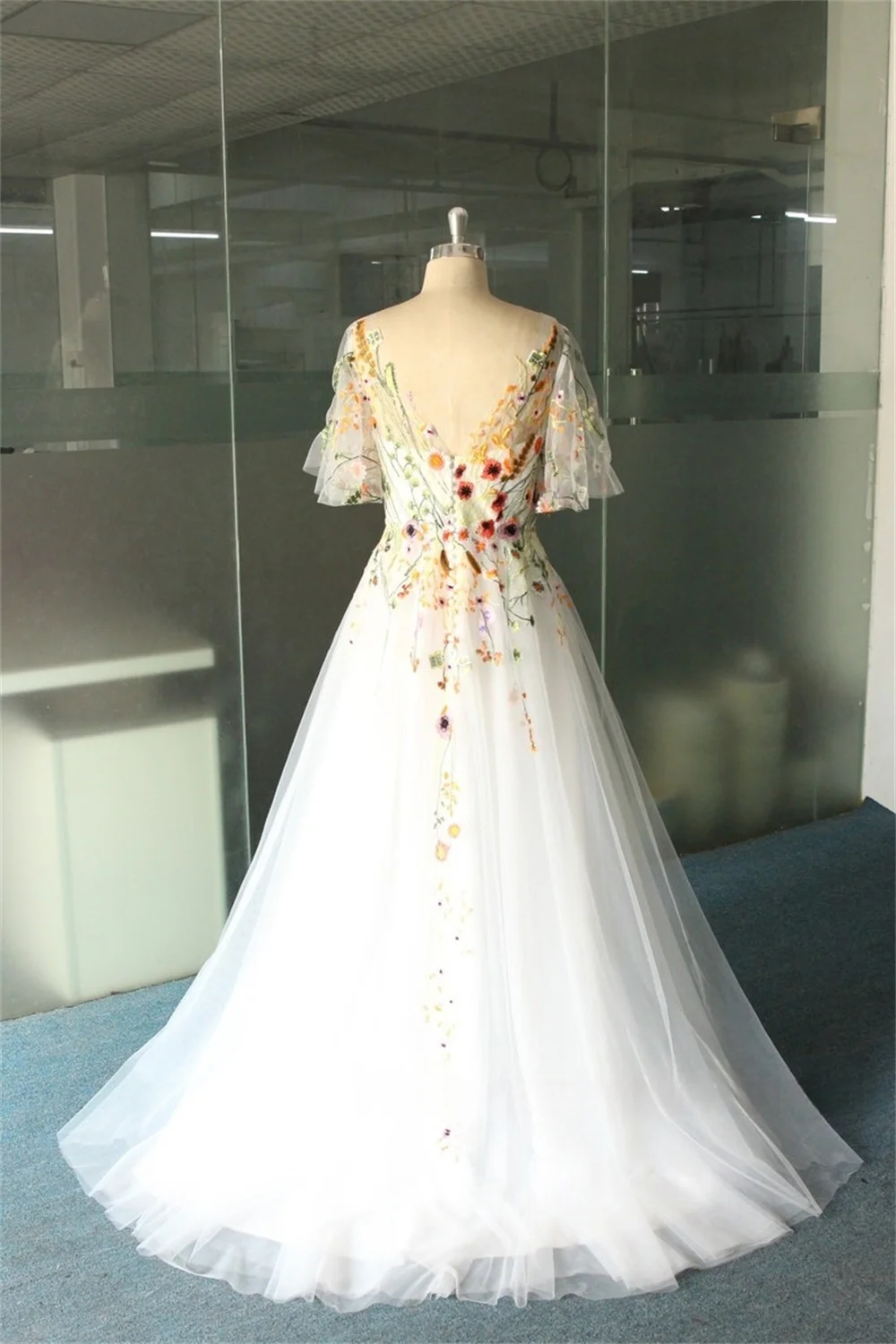 Kyoto Customized V Neck Embroidered Flowers Wedding Dress A-line Short Sleeves vestidos de novia Floor-length Evening Dresses