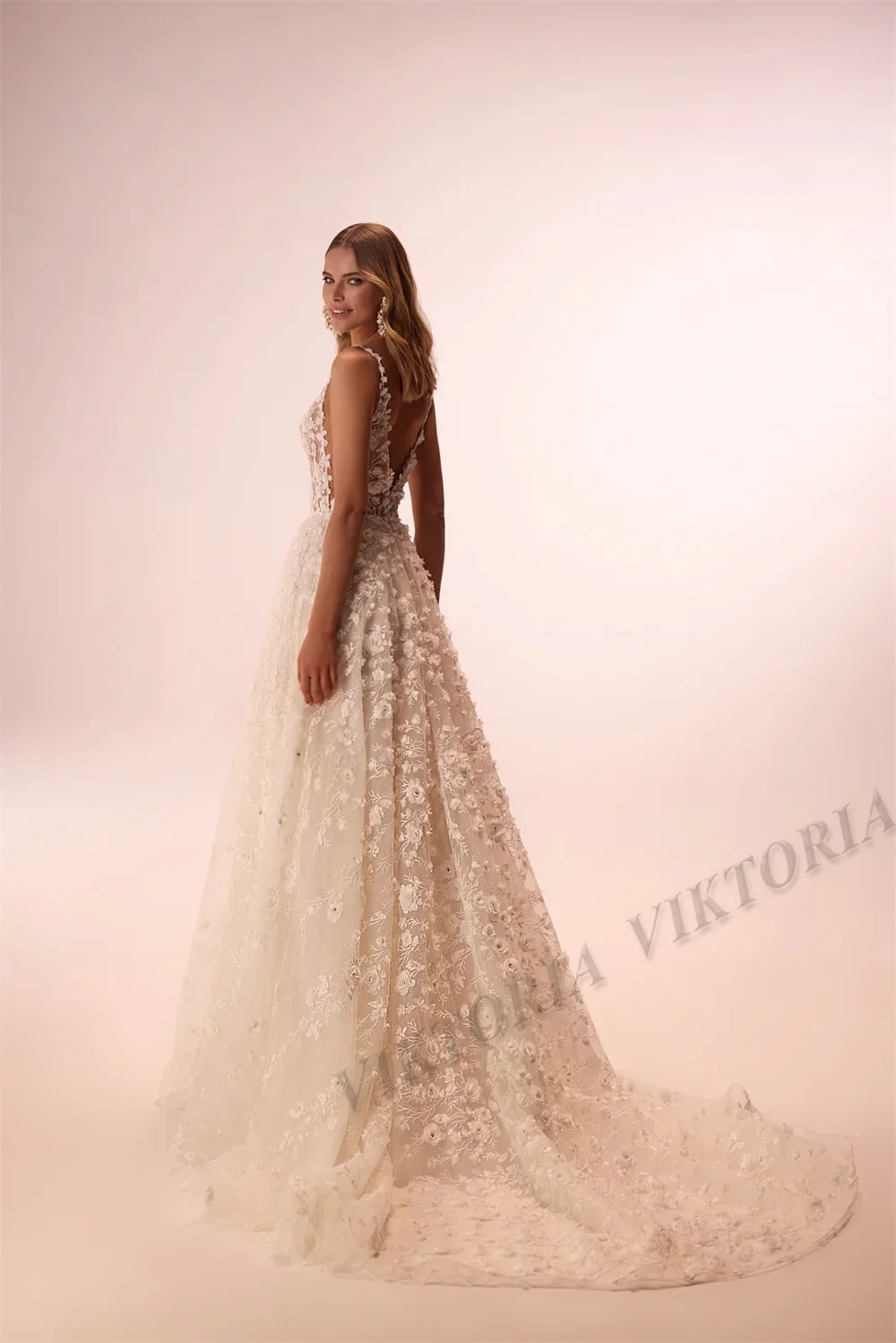 VIKTORIA Princess Lace Wedding Dresses For Woman Bride Deep V-neck Spaghetti Straps Vestido De Casamento Personalized Customized
