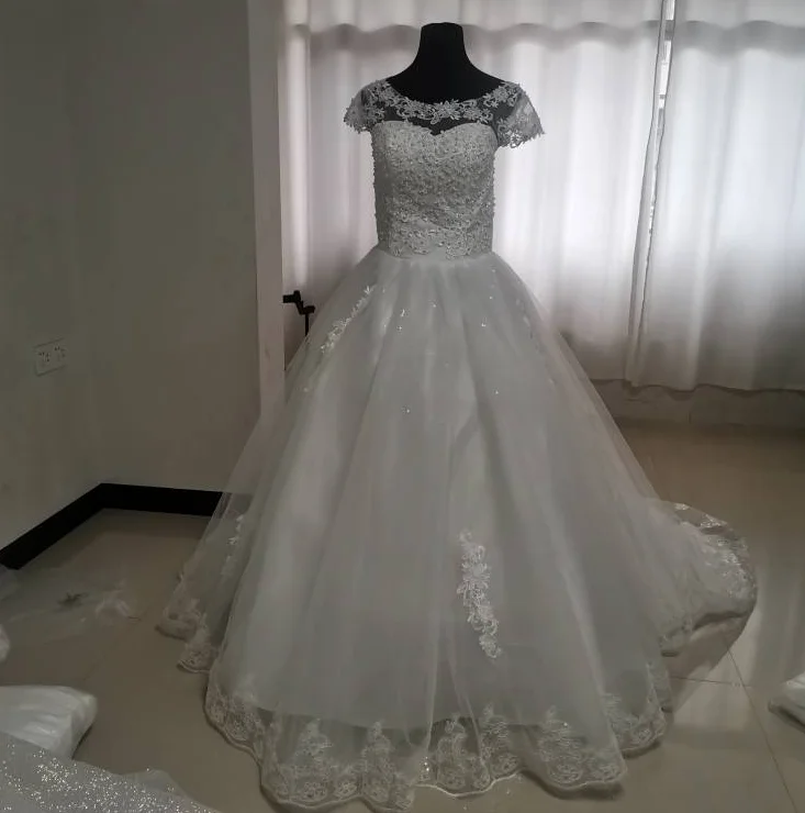 Real Video Cheap Luxury Pearls Ball Gowns O-Neck Off White Tulle Bridal Dress For Wedding Dresses with Sleeve Plus Size Custome