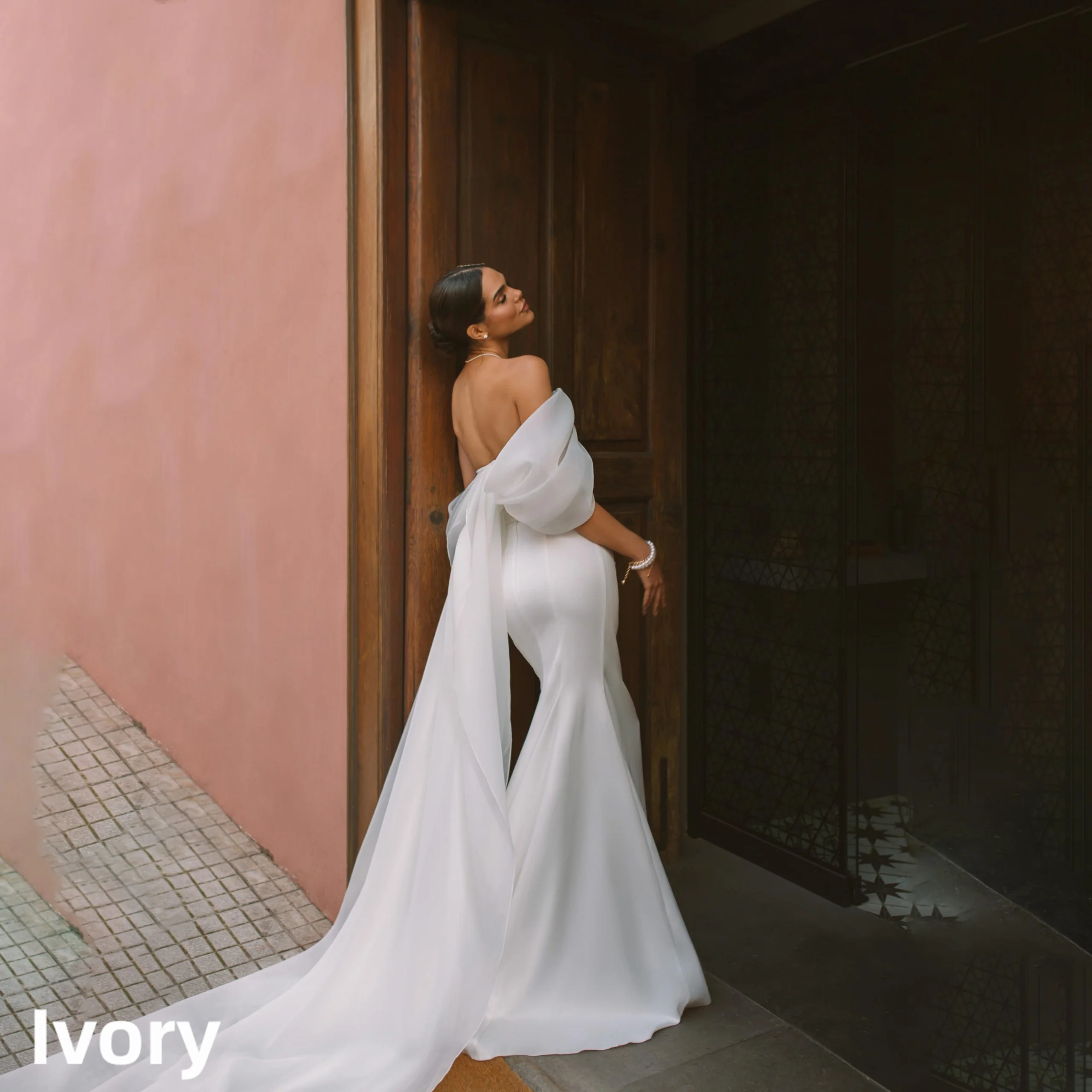 Off Shoulder Sweetheart Satin Mermaid Wedding Dress Backless Bow Long Train Minimalist Bridal Gown Custom Beach Garden Weddings