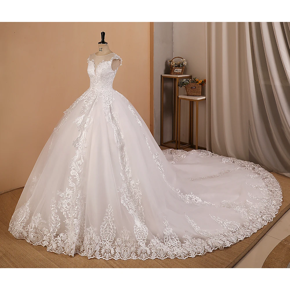 Lace Wedding Dress V-neck Luxury Princess Wedding Gown With Train Classic Ball Gown Plus Size Vestido De Noiva Customized