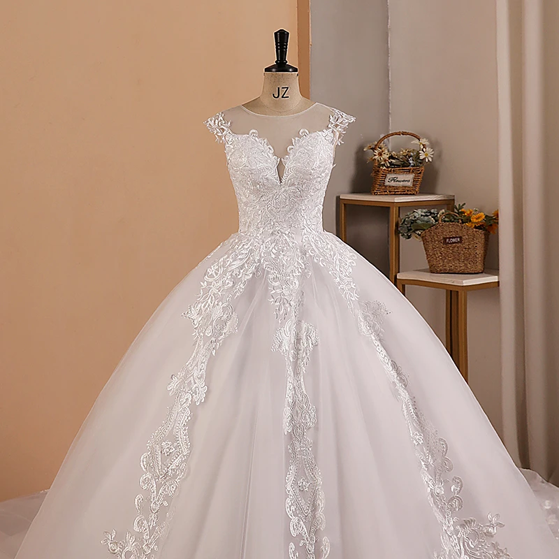 Lace Wedding Dress V-neck Luxury Princess Wedding Gown With Train Classic Ball Gown Plus Size Vestido De Noiva Customized