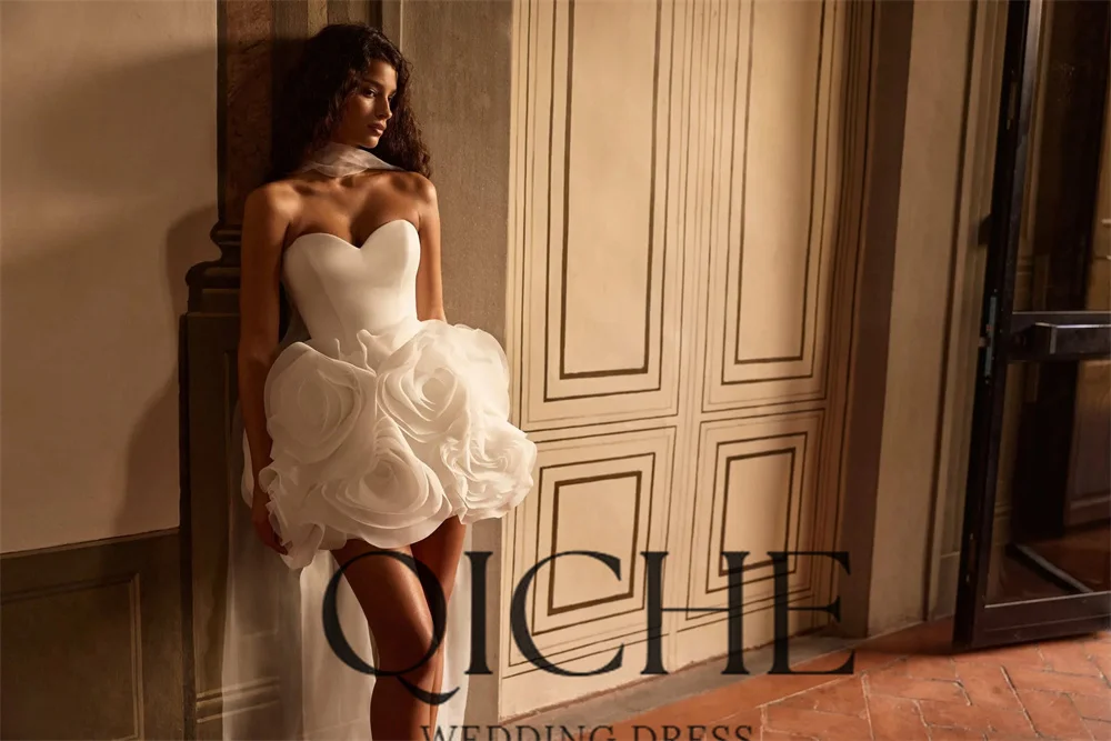 QICHE Modern Flowers Short Sheath Wedding Dress 2026 Sweetheart Open Back Formal Bridal Party Gown Vestidos De Noiva Customized