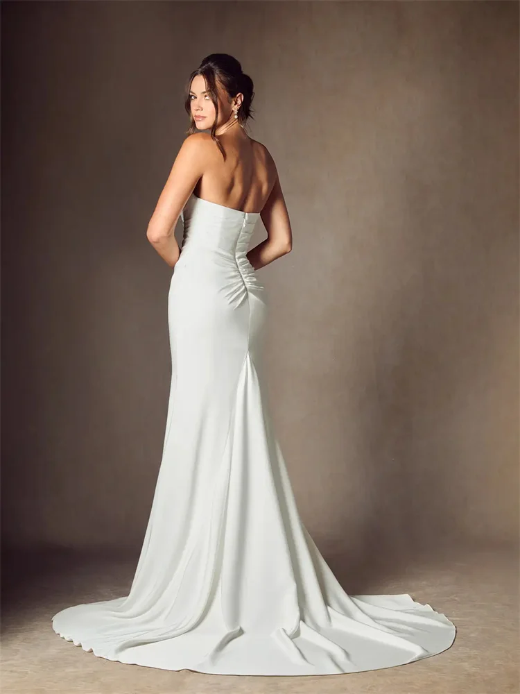Customized Strapless Scoop Neckline Mermaid Satin Wedding Dress Elegant Zipper Back Floor Length Chapel Train Gown For Brides