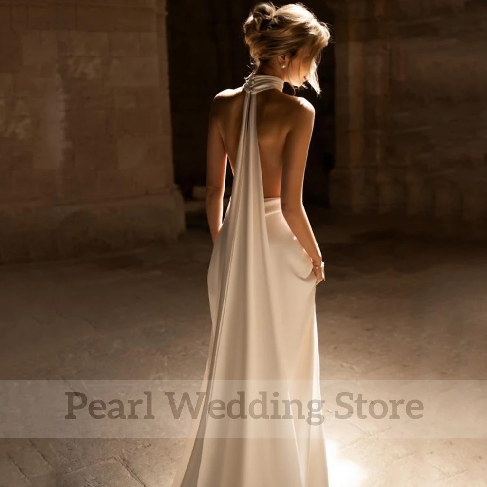 Chic Sleeveless Halter Wedding Dress High Neck Sexy Open Back Bridal Floor Length Sheath Pleat Beach Marriage Custom Gowns