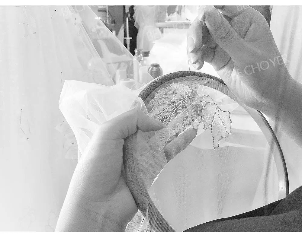 Wedding Dress Sleeveless A-Line Appliques Bride Gown Court Train Vintage Princess BECHOYER XH300 Customized Vestido De Noiva