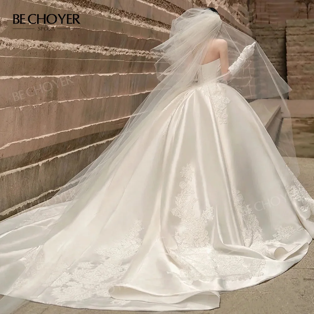 Wedding Dress Sleeveless A-Line Appliques Bride Gown Court Train Vintage Princess BECHOYER XH300 Customized Vestido De Noiva