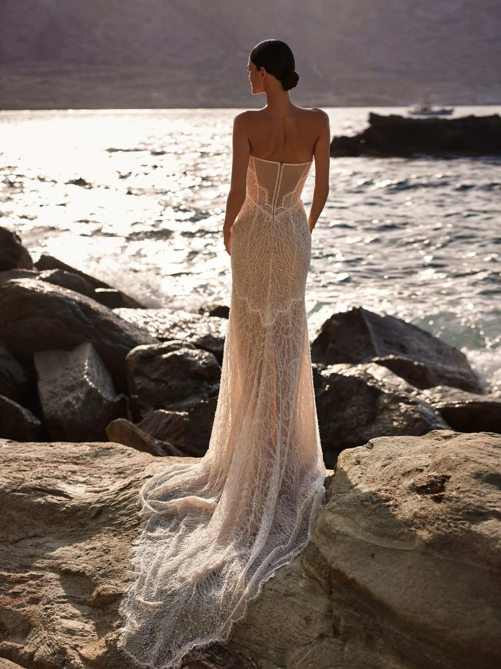 2026 Stunning Strapless Gala-worthy Lace Wedding Dress Elegant Zipper Back Pearls Sheer 2 in 1 Charming Customized Bride Wear