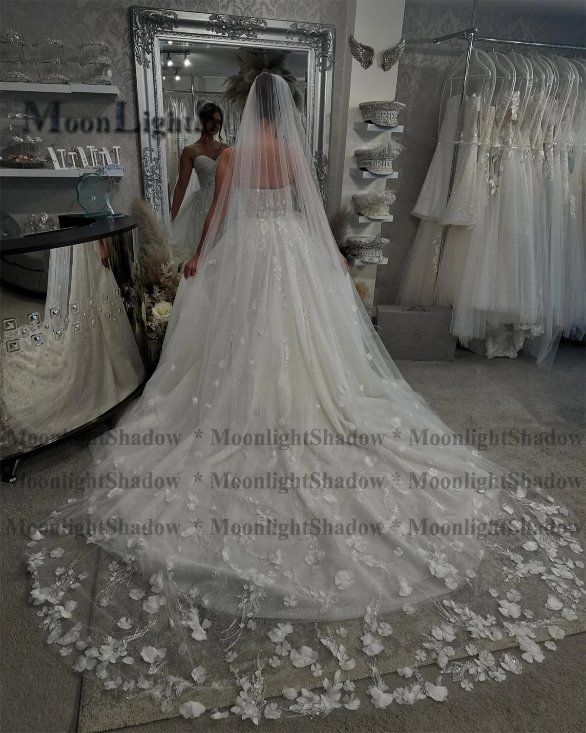 Moonlight Charming Wedding Gowns Appliques Sleeveless Zipper A-line Sequined Sweetheart Robe De Soiree De Mariage Customized