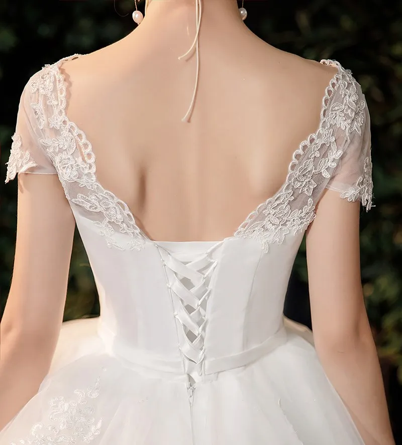 2026 Luxury Lace V Neck Ball Gown Wedding Dresses Short Sleeve Princess Illusion Applique Bridal Gowns Casamento Customized