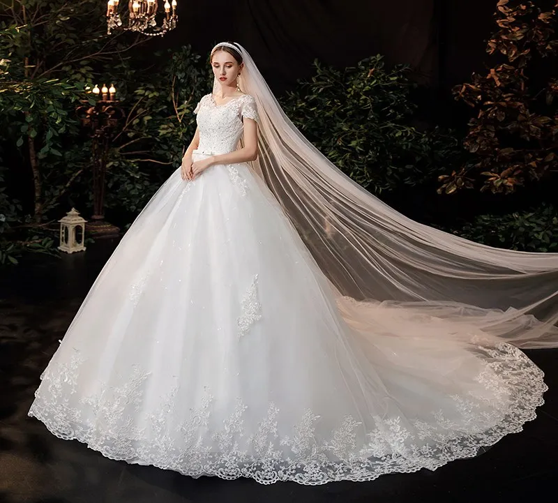 2026 Luxury Lace V Neck Ball Gown Wedding Dresses Short Sleeve Princess Illusion Applique Bridal Gowns Casamento Customized
