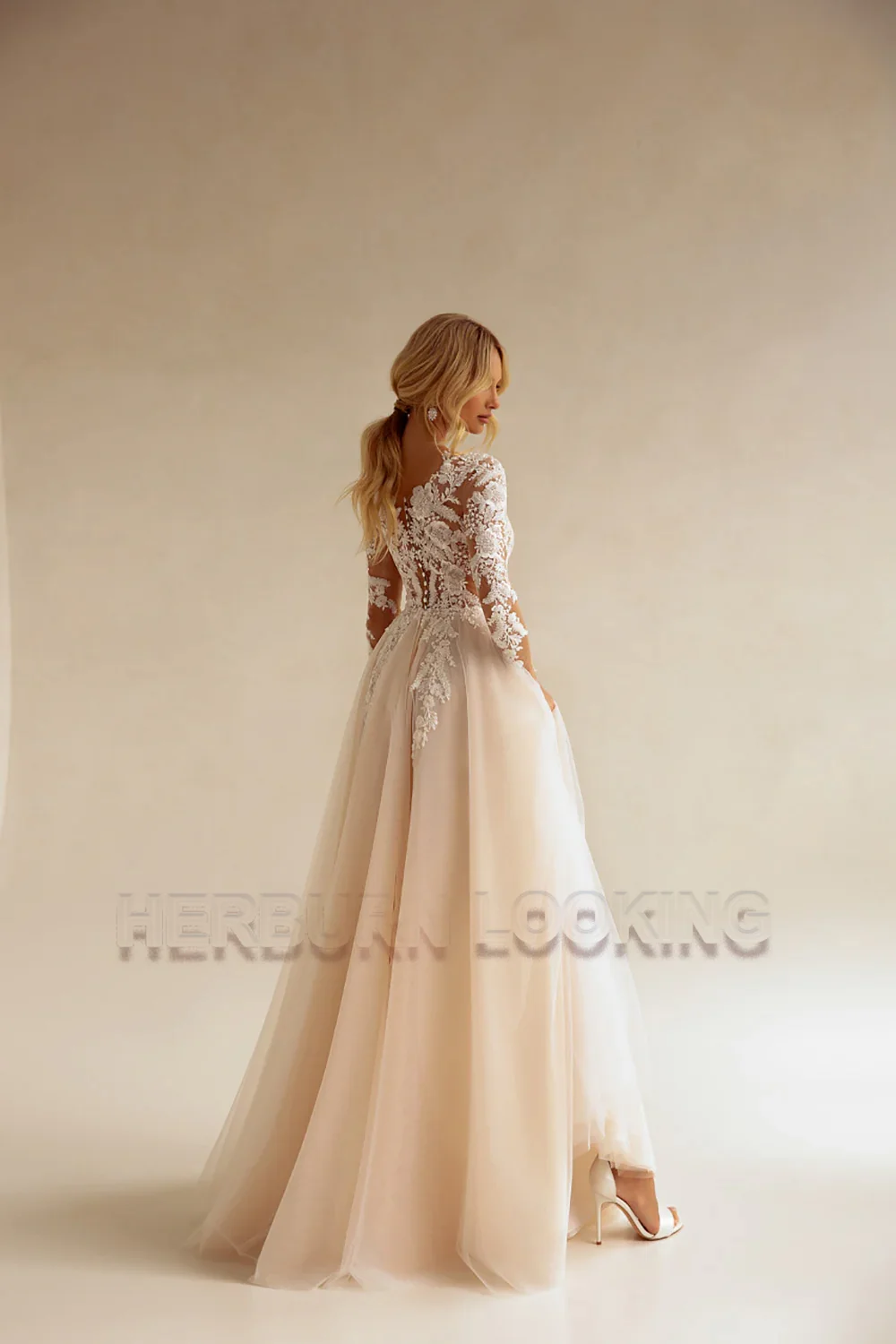 HERBURN Bohemian Long Sleeve Wedding Dress Women A Line See Through Lace Appliqued Beach Bridal Dress Wedding Gowns Customized