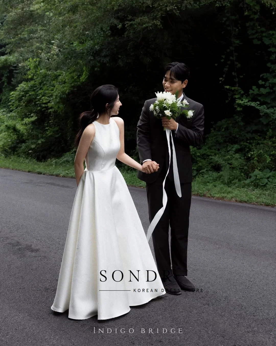Sondr O-Neck Sleeveless Satin Korean Wedding Dresses Floor-Length Bridal Gown Customized A Line Outdoor Photo Shoot Gown 2026