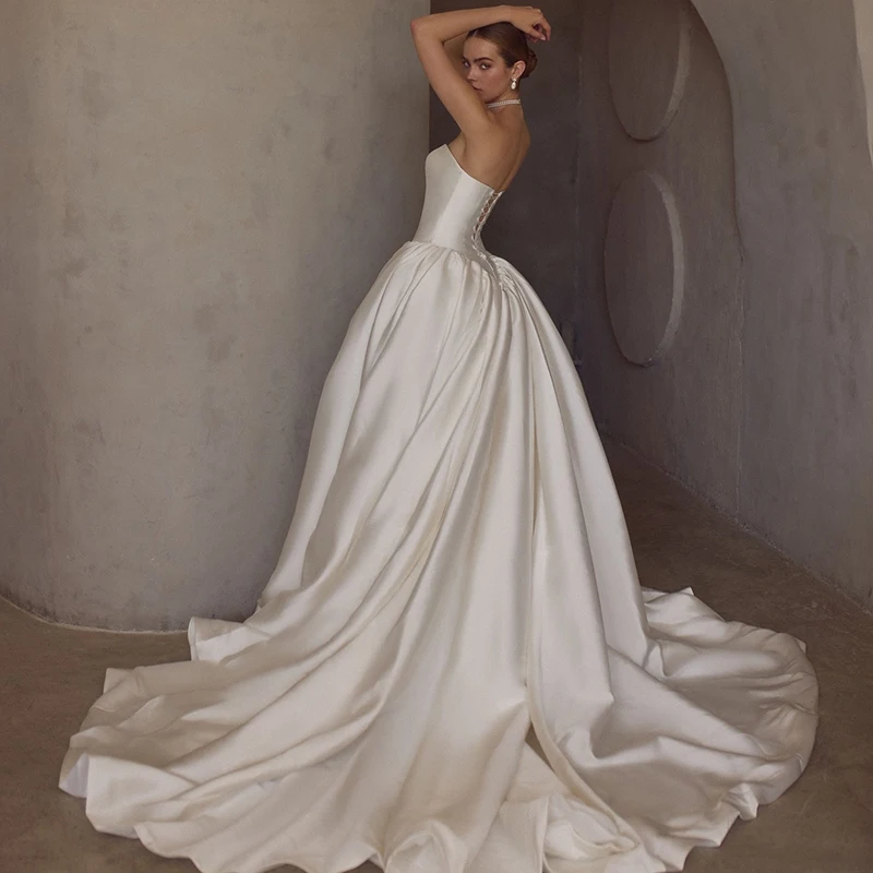 Eightree 2026 A-Line Wedding Dresses Sweetheart Sweep Train Satin Bridal Dress Formal White Wedding Ball Prom Gowns Customized