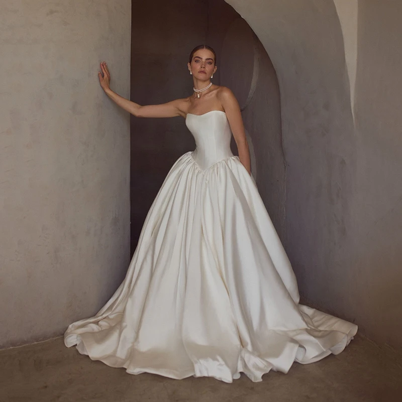 Eightree 2026 A-Line Wedding Dresses Sweetheart Sweep Train Satin Bridal Dress Formal White Wedding Ball Prom Gowns Customized