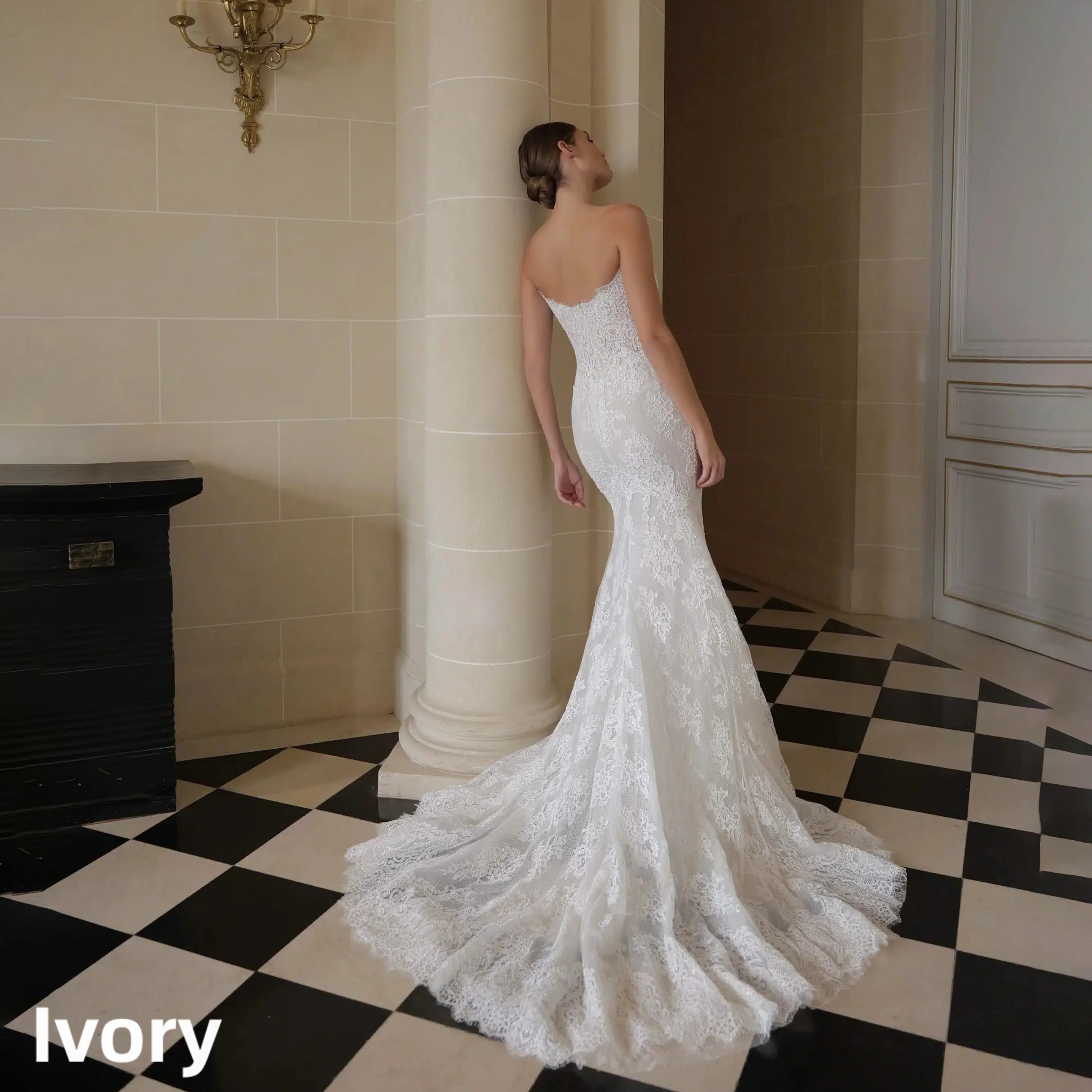 Elegant French Lace Mermaid Bridal Gown Strapless Scallop Low Back Long Train Ivory Slim Wedding Dress Custom Vestido De Novia