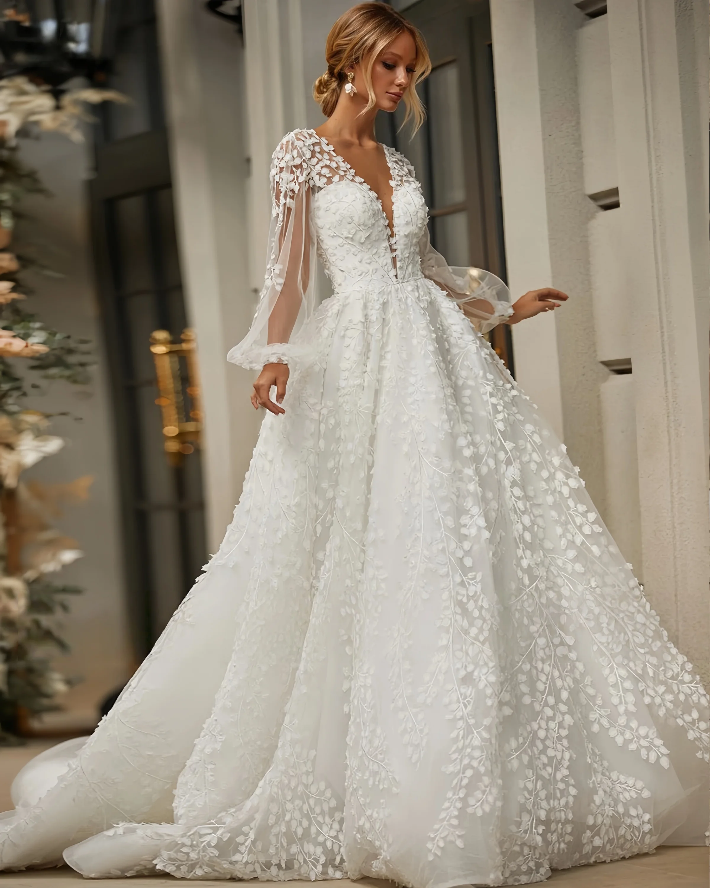 Charming V-Neck Backless A-Line Wedding Dress Customized Gorgeous Embroidered Long Sleeve Vintage Bridal Gown Robe de Mariee