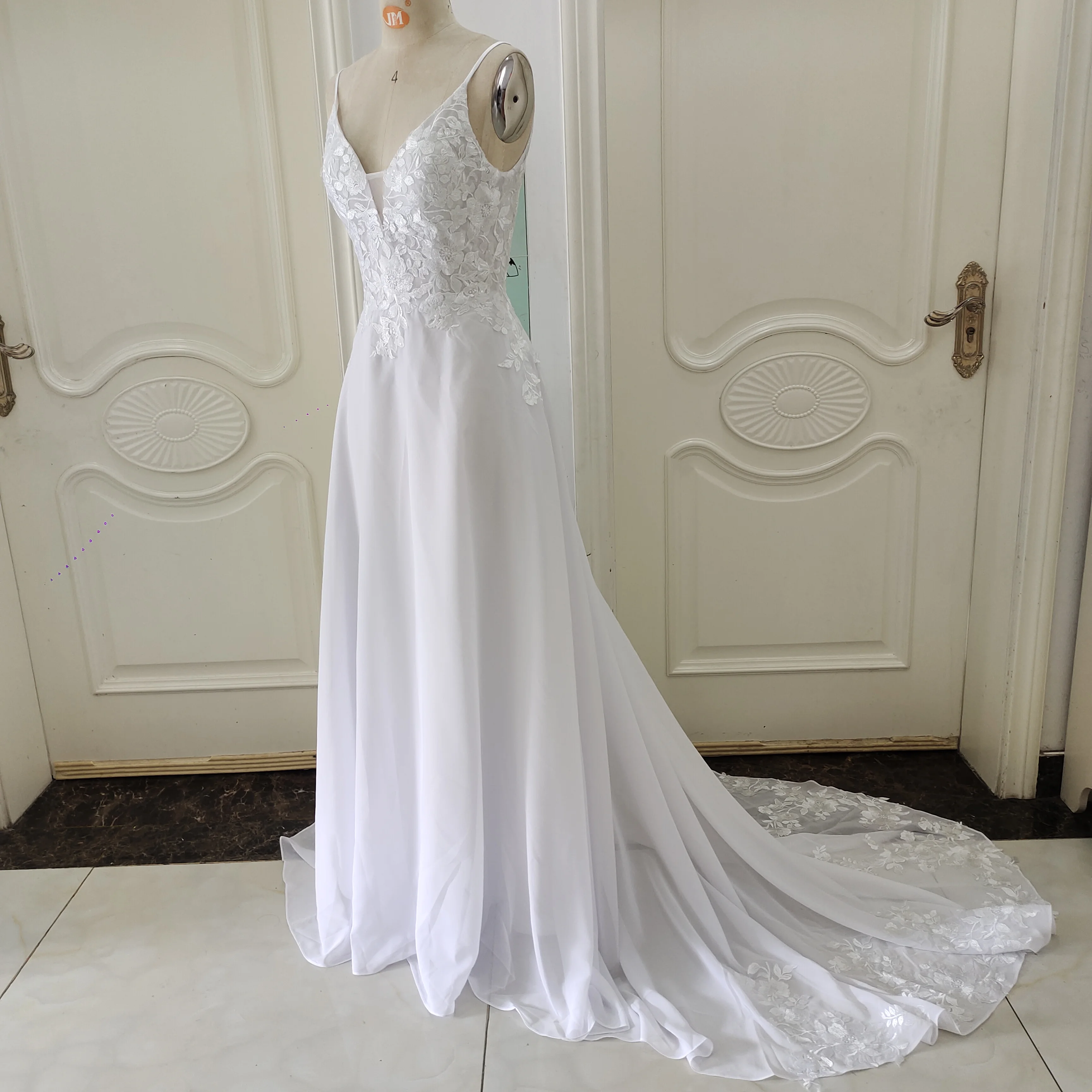 Customized ZJ6032 Chiffon Wedding Dresses for Women 2025 Summer New Sleeveless Bridal Gowns with Lace New Court Train