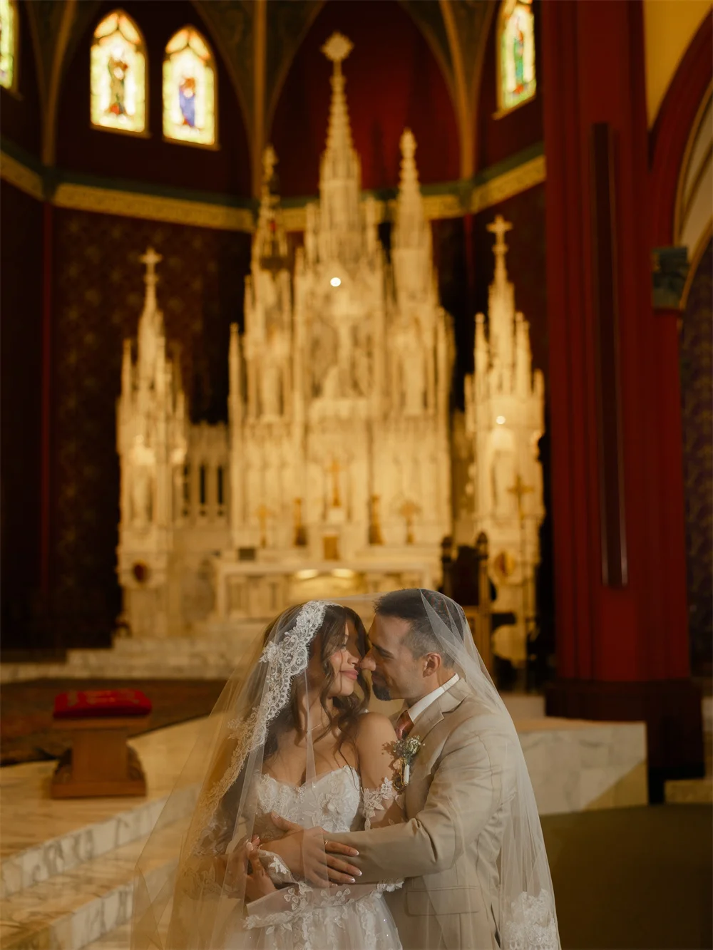 Tokyo Custom Sweetheart Neck Lace Wedding Dress Sheer Long Sleeve Tulle Bridal Gown Long Train Delicate Lace Veil Wedding Outfit