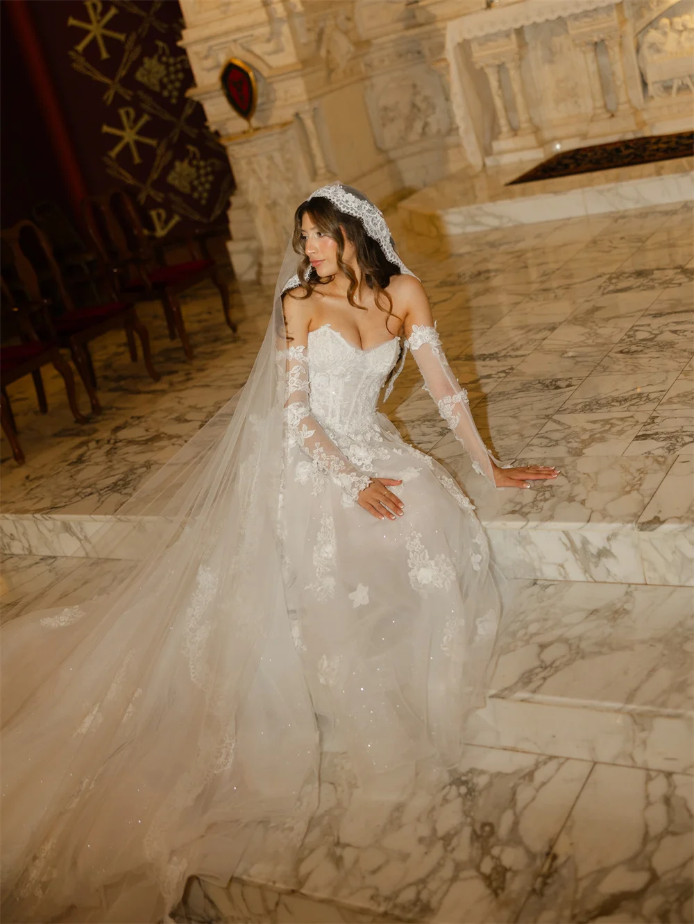 Tokyo Custom Sweetheart Neck Lace Wedding Dress Sheer Long Sleeve Tulle Bridal Gown Long Train Delicate Lace Veil Wedding Outfit