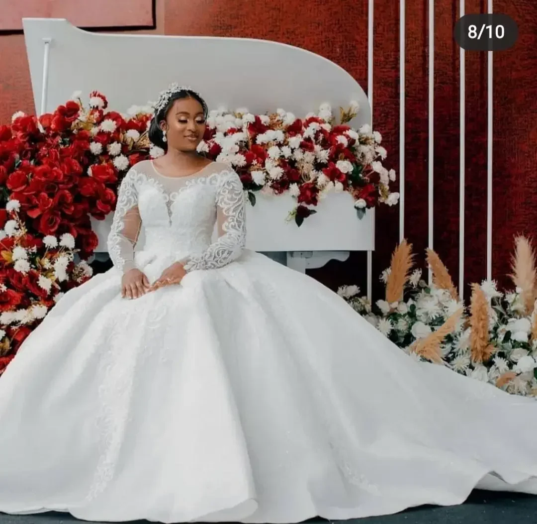 Customized New Fashion High Quality Bridal Lace Hollow Out Long Sleeve Trailing Custom Wedding Dress AmandaNovias Official
