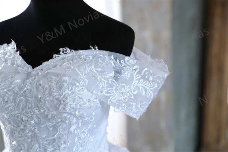 Customized Ivory Off The Shoulder Women Gown Princess White Wedding Dresses for Brides Floor or Train With Lace Edge Real Video