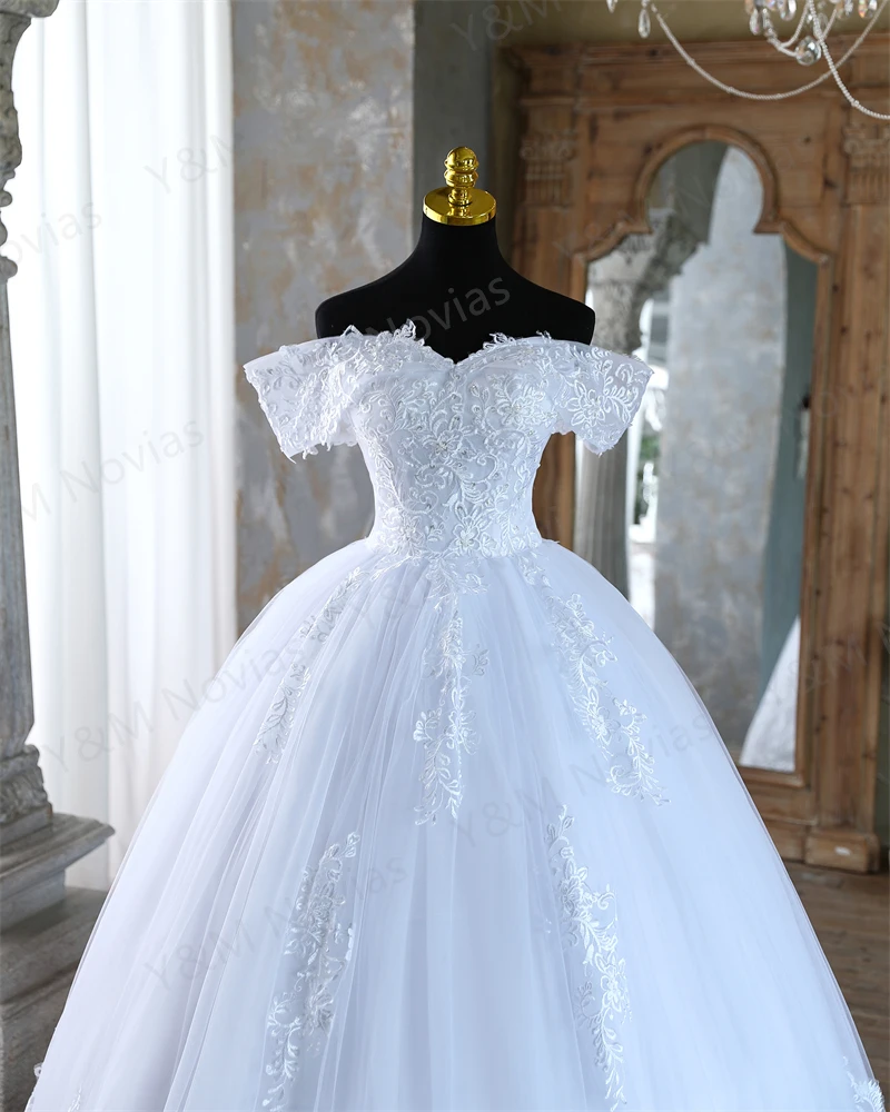 Customized Ivory Off The Shoulder Women Gown Princess White Wedding Dresses for Brides Floor or Train With Lace Edge Real Video