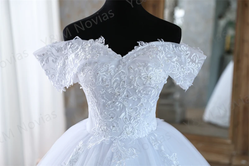 Customized Ivory Off The Shoulder Women Gown Princess White Wedding Dresses for Brides Floor or Train With Lace Edge Real Video