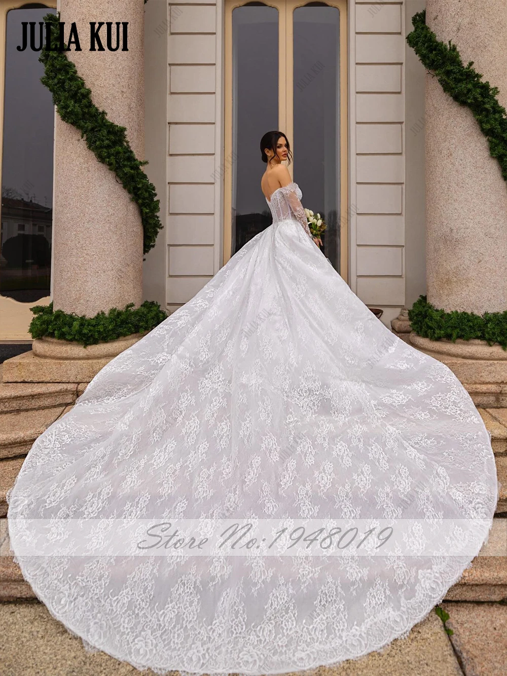 Julia Kui Off Shoulder Full Sleeves Sweetheart Ball Gown Wedding Dress With Beading Pearls Beauty Lace Court Train Bridal Gowns
