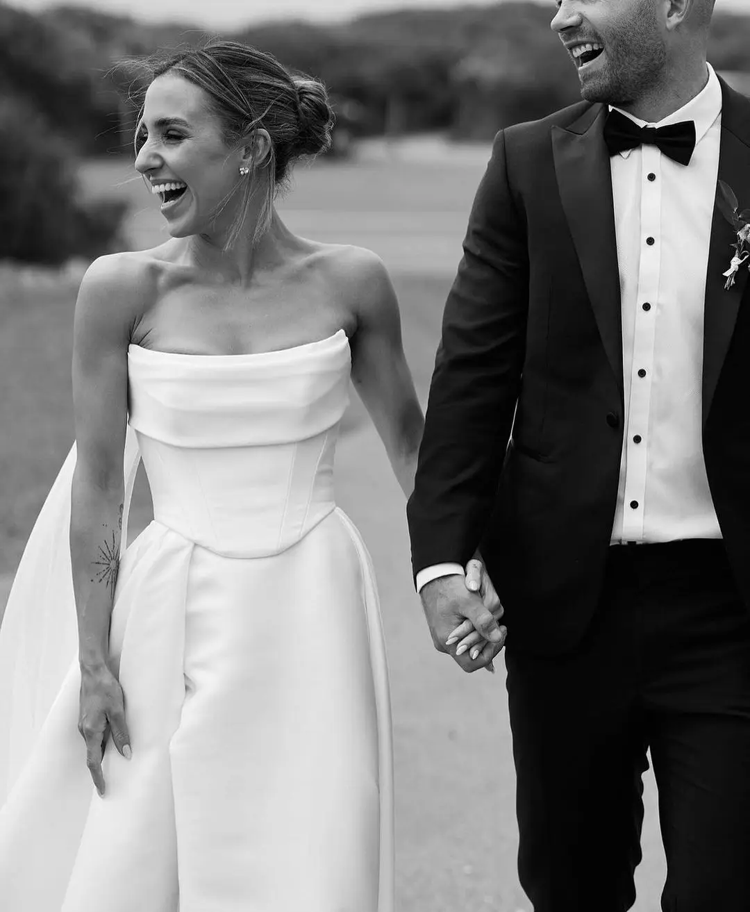 Vintage Long Bare Sleeves High Neck Lace Bridal Grown Wedding Dresses Custom Made 2026 Vestido De Noival