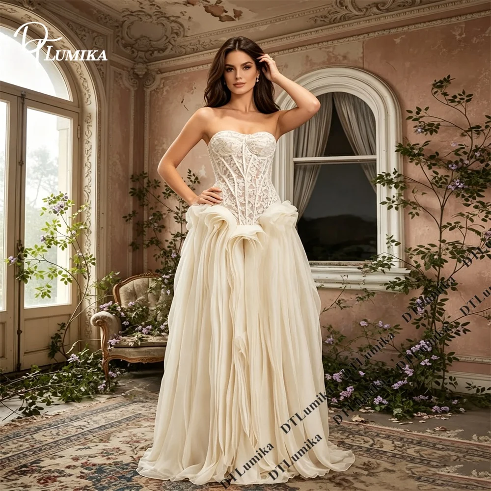 Sweetheart Tulle Ball Gown Wedding Dress Strapless Princess Bridal Gown Lace-Up Back Vintage Customized Dress for Bride Ceremony