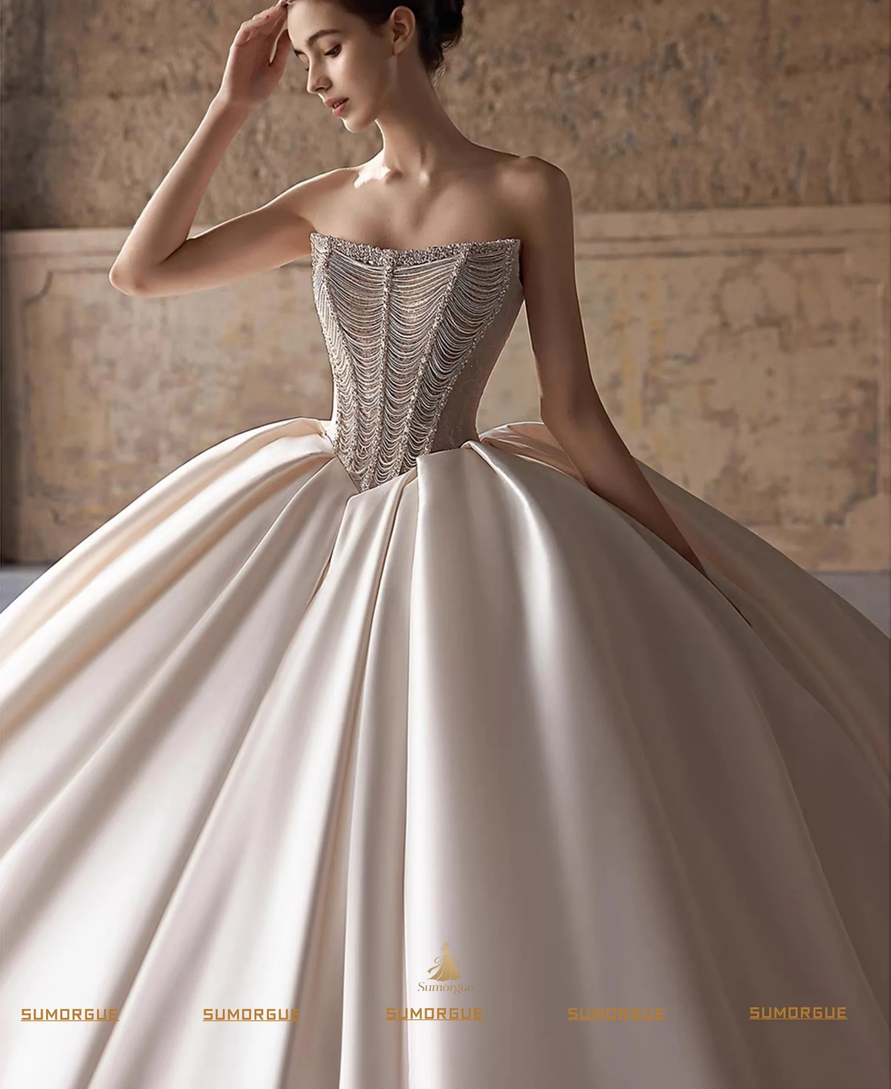 Elegant Sleeveless Wedding Dress Satin Bridal Gown Court Train Pearl Beading Princess Dress High-End Customized Vestido De Noiva