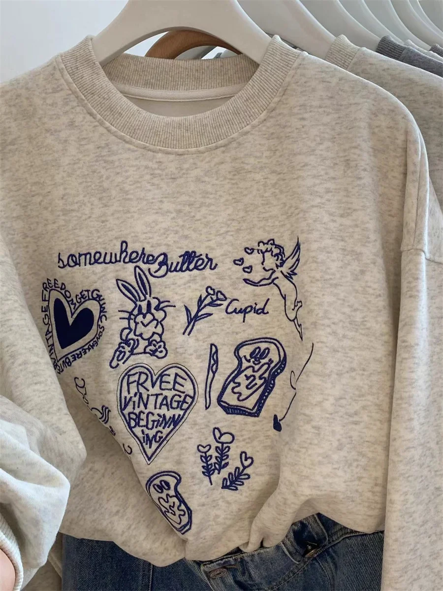 Korean Fashion Women's Gray Embroidered Round Neck Short Sweatshirts Autumn Long Sleeves Vacation Pullovers Tops Casual Popular
