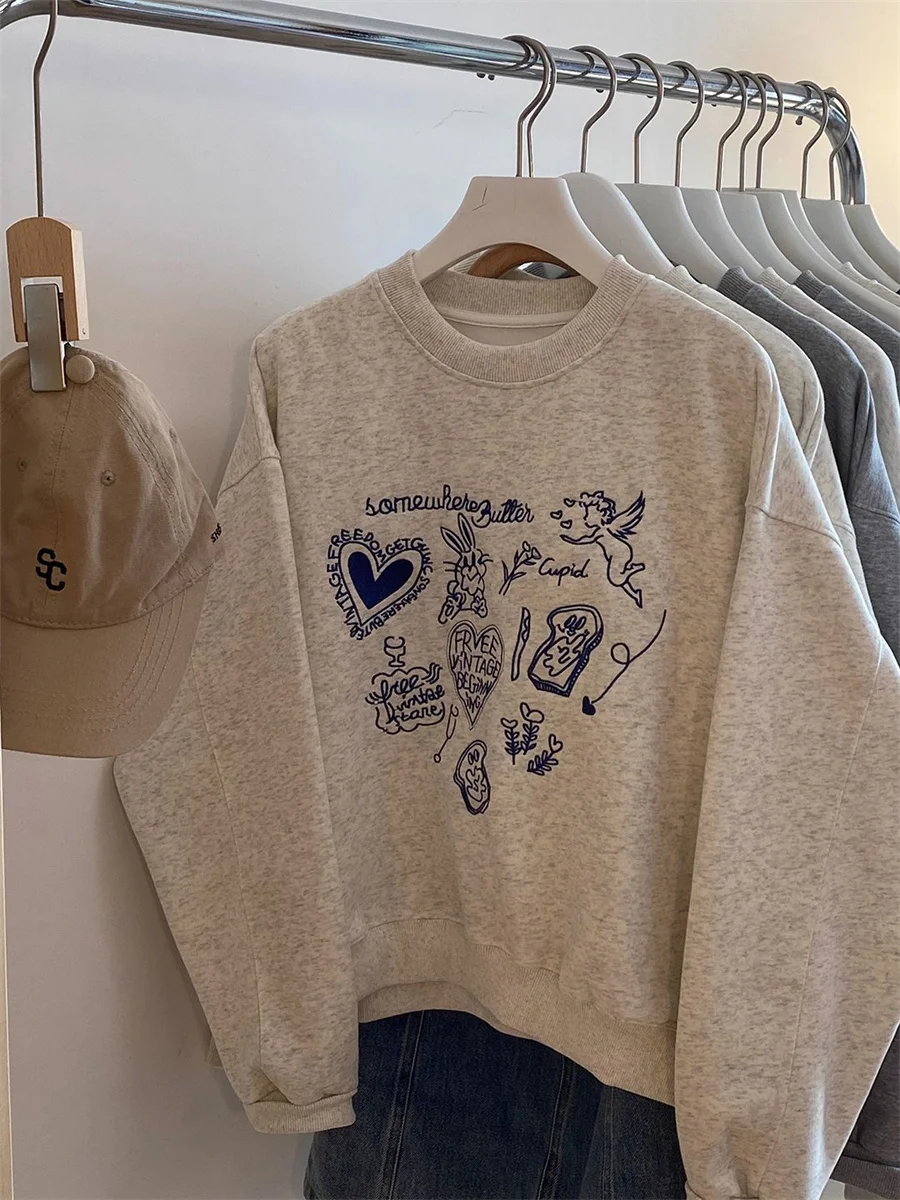 Korean Fashion Women's Gray Embroidered Round Neck Short Sweatshirts Autumn Long Sleeves Vacation Pullovers Tops Casual Popular