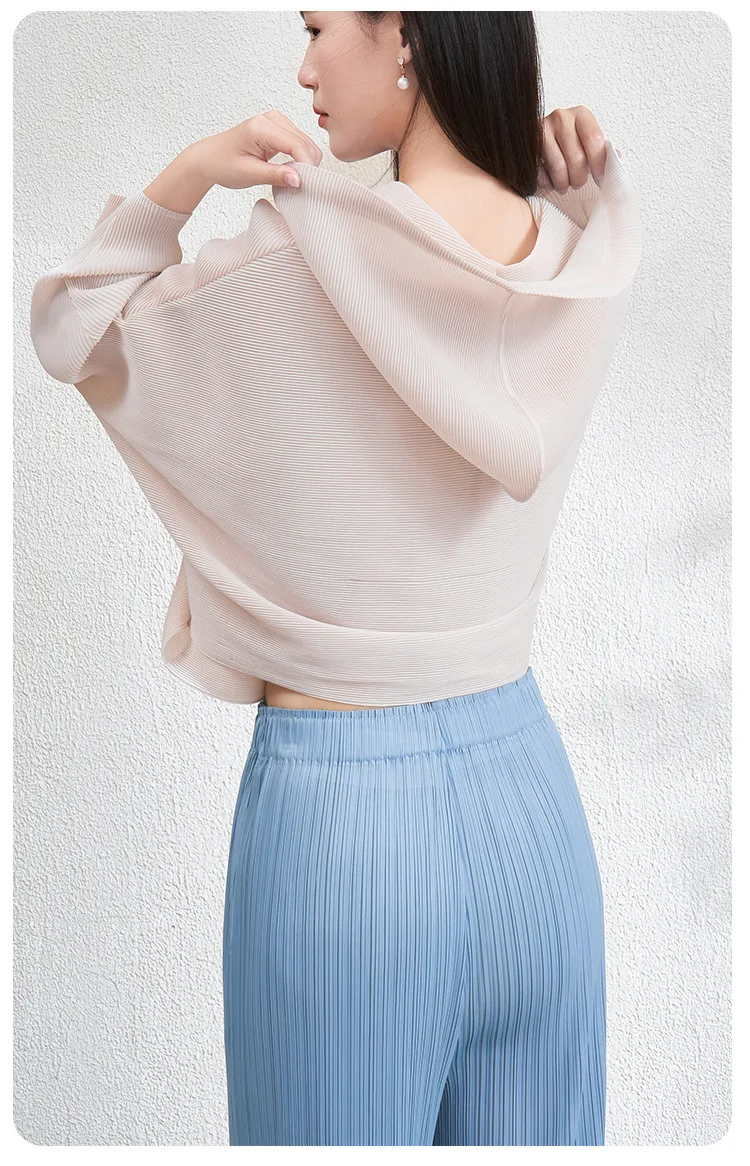 LANMREM Fashion Elastic Pleated Hoodie Tops Women 2025 Autumn New Casual Loose Batwing Sleeve Pullover Short Sweatshirt 2DB3974