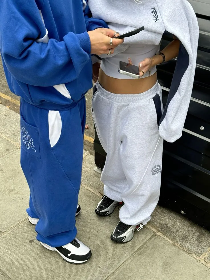 Blue striped simple hoodie, high street casual loose fit men's and women's sportswear set, two-piece set, cotton skin friendly