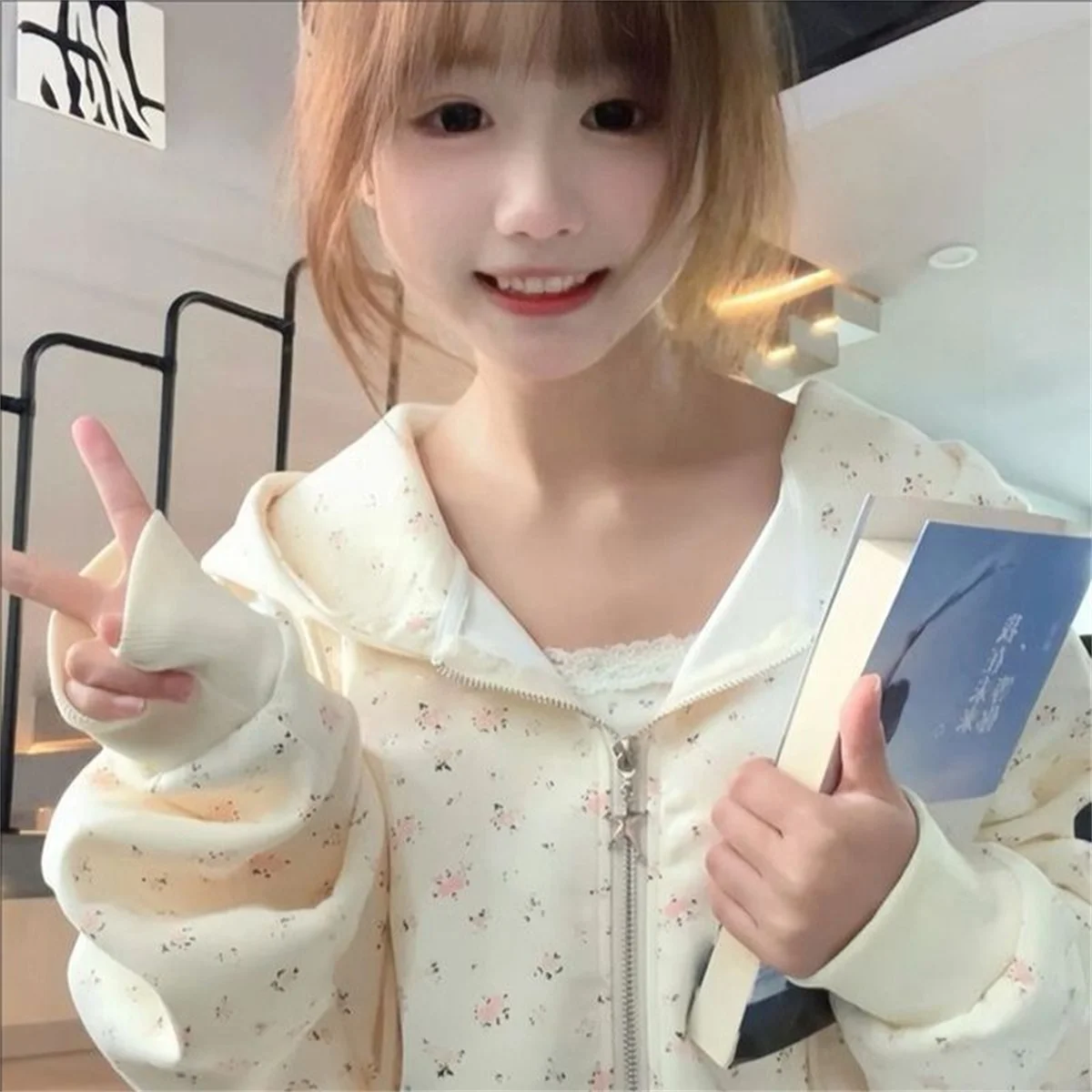 2025 New Sweet Floral Prints Zipper Hooded Hoodie Spring And Autumn Dressing Up Collection Casual Fashion Trends Versatile