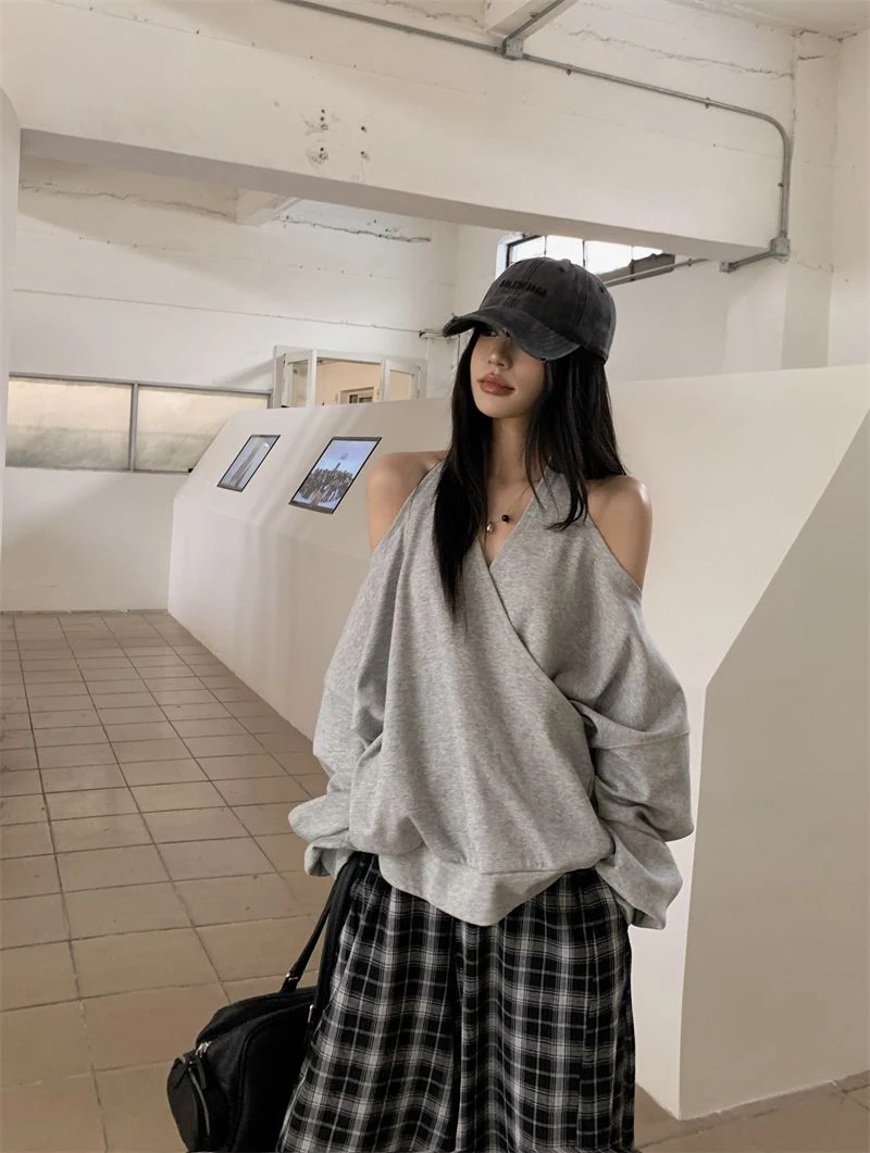 Zoki Sexy Halter Sweatshirt Women Streetwear Off Shoulder V Neck Pullovers Vintage Loose Backless Design Female Korean Tops New