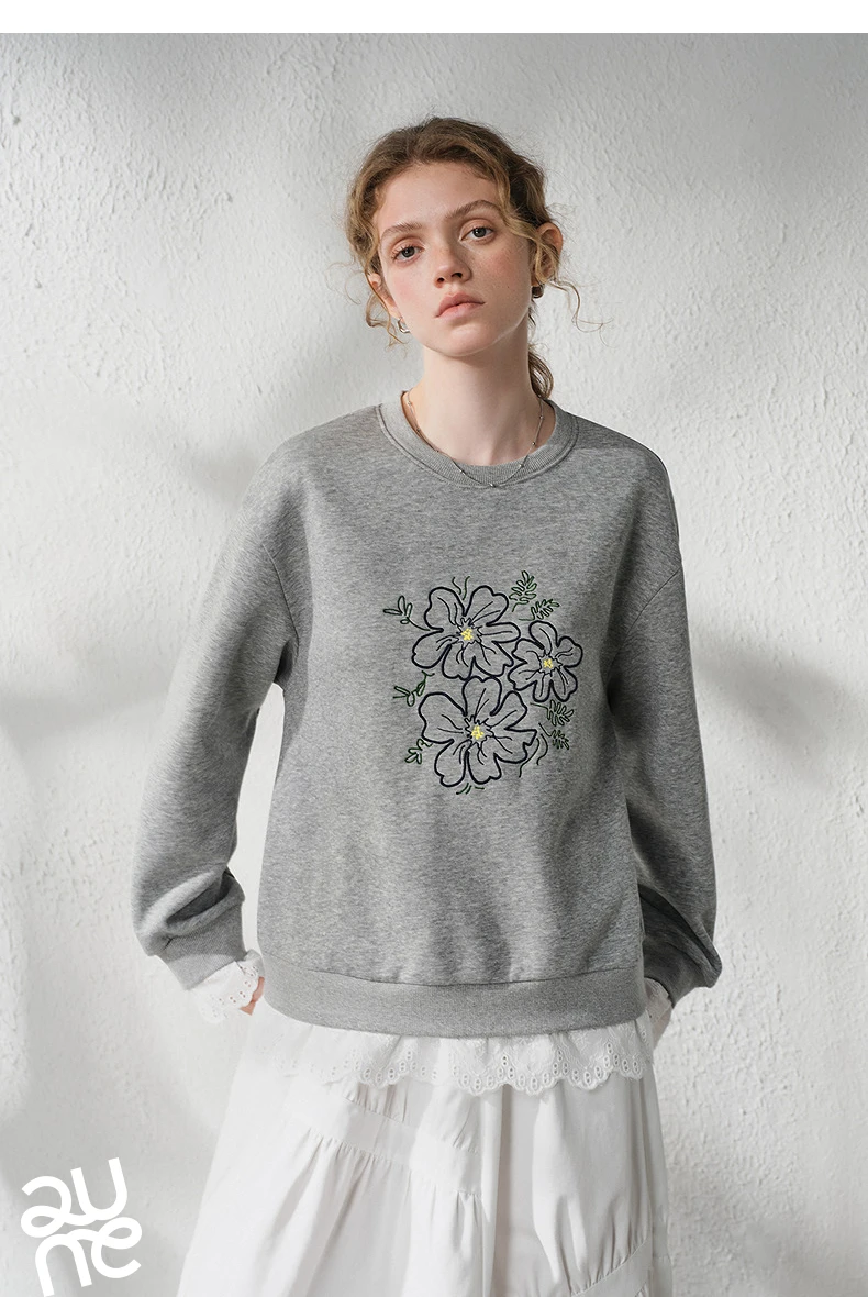 TOYOUTH Women's Floral Embroidered Lace Splicing Fake Two Piece Sweatshirt 2026 Autumn New Round Neck Loose Fit
