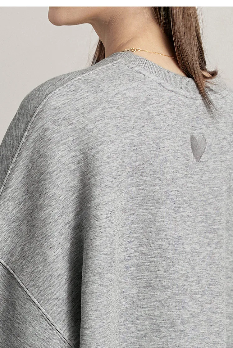 Amii Women's Sweatshirt 2026 Autumn New Round Neck Love Embroidery Pullover Sweatshirts Loose Drop Shoulder Sleeve Top 12641112