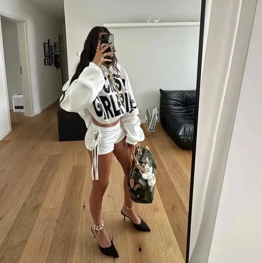 English printed hooded zipper sweatshirt casual trendy street fashion sweet and cool Harajuku daily wear classic and fashionable