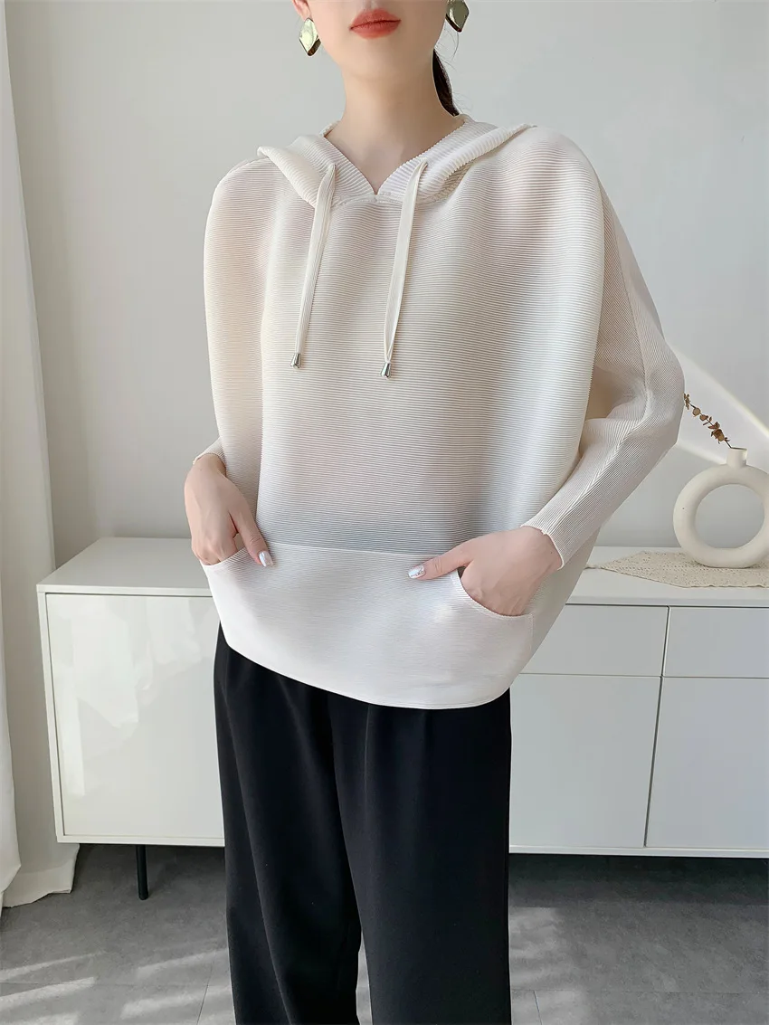 Miyake Style Pleated Fashionable and Versatile Casual, Lazy and Relaxed High-end Design Loose and Slim Hooded Top