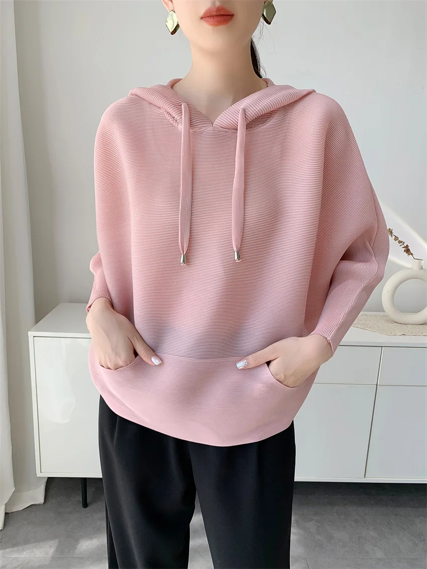 Miyake Style Pleated Fashionable and Versatile Casual, Lazy and Relaxed High-end Design Loose and Slim Hooded Top