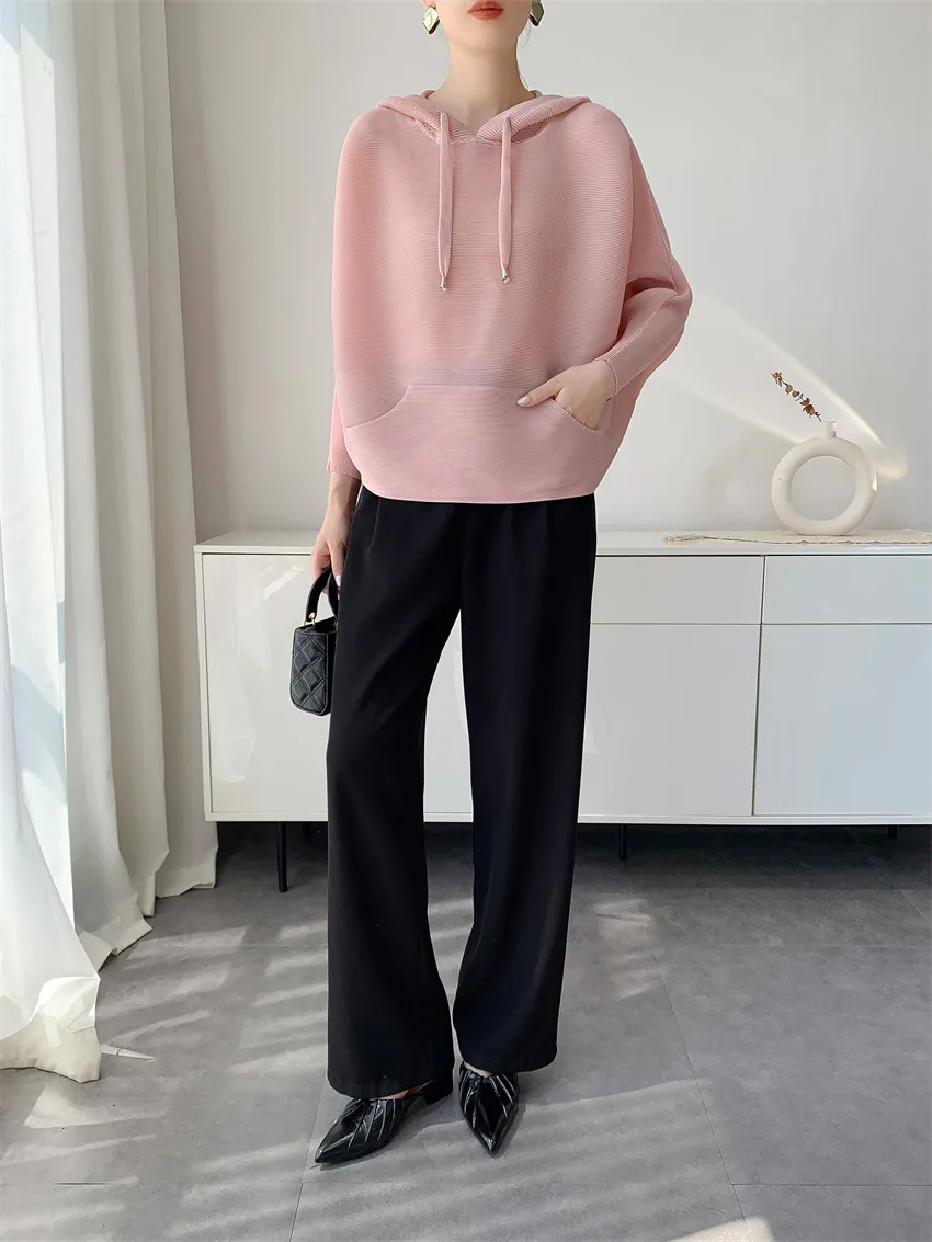 Miyake Style Pleated Fashionable and Versatile Casual, Lazy and Relaxed High-end Design Loose and Slim Hooded Top