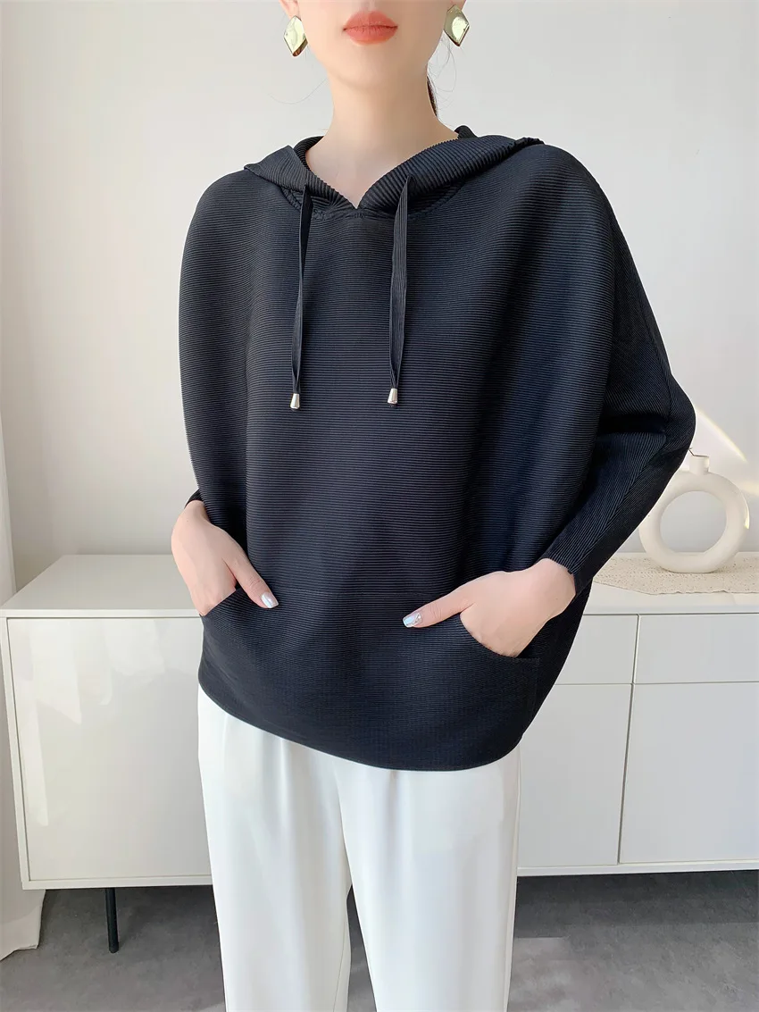 Miyake Style Pleated Fashionable and Versatile Casual, Lazy and Relaxed High-end Design Loose and Slim Hooded Top