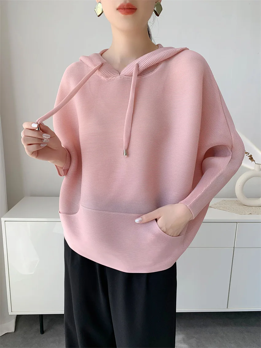 Miyake Style Pleated Fashionable and Versatile Casual, Lazy and Relaxed High-end Design Loose and Slim Hooded Top