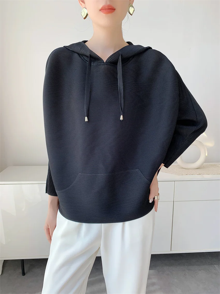 Miyake Style Pleated Fashionable and Versatile Casual, Lazy and Relaxed High-end Design Loose and Slim Hooded Top